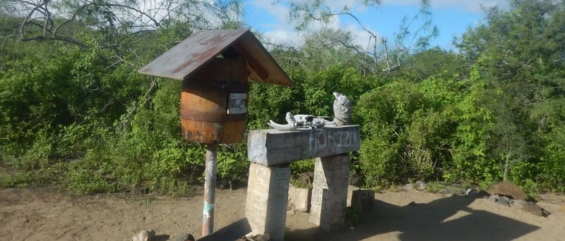 NewWeb-HB-islas-floreana-post-office-postal2