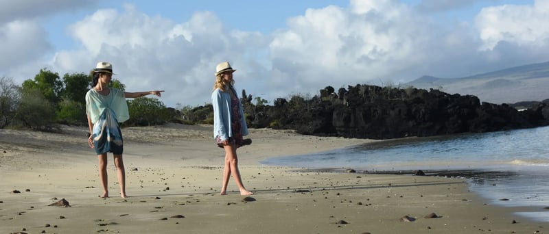 NewWeb-HB-islas-san-cristobal-cerro-brujo-girls