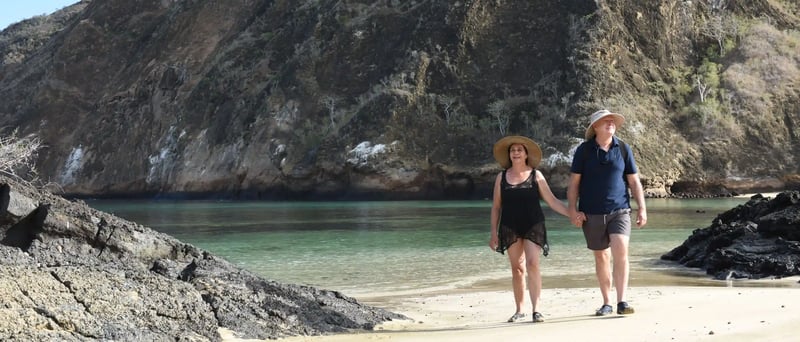 NewWeb-HB-islas-san-cristobal-cerro-brujo-shore
