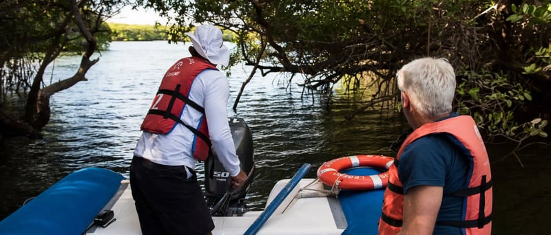 NewWeb-HB-islas-Santa-Cruz-black-turtle-panga-guide