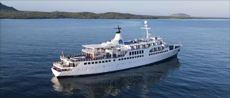 GO 1 - Colonial Quito & Galapagos Cruise: Day 3 Galapagos Legend